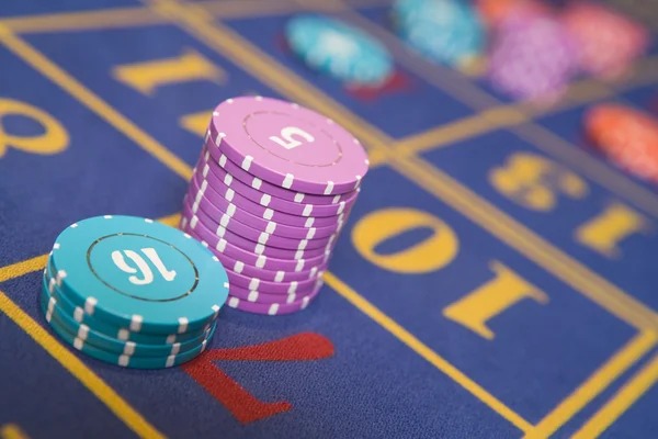 Live roulette table with dealer and player interface